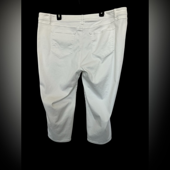 🤍 EUC Westport 1962 White Stretch Crop Jeans | Women’s Size 20 - Picture 2 of 8